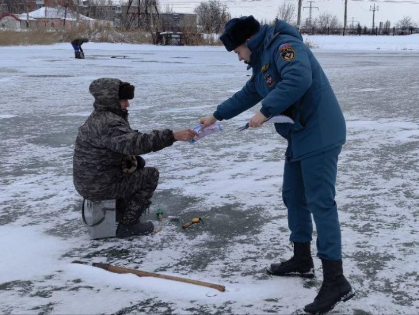 В ЛНР настал сезон «тонкого льда»: как сохранить свою жизнь рассказали в МЧС Республики 