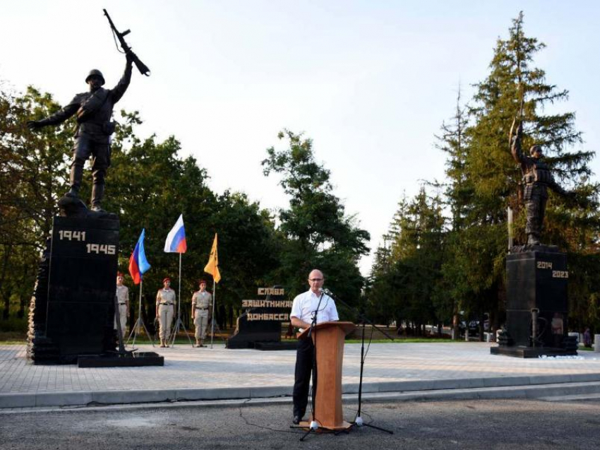 В Луганске состоялось открытие мемориала Героям шахтёрам – Защитникам Донбасса 