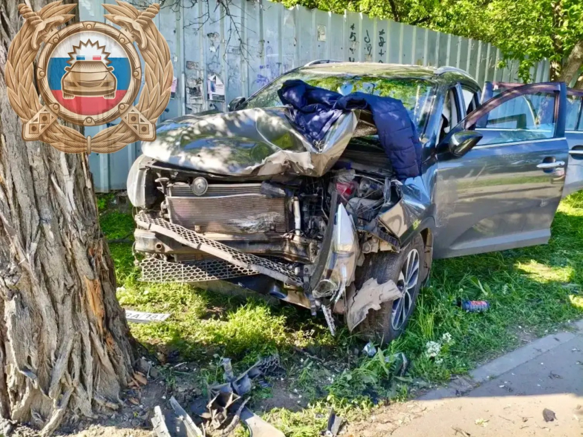 31-летняя луганчанка погибла, врезавшись на Kia в дерево