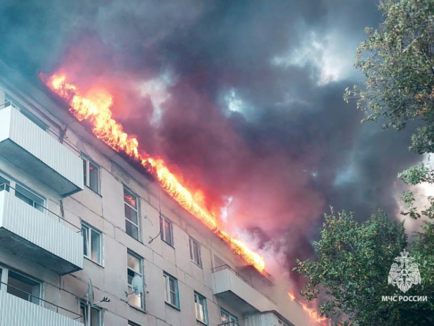 В Северодонецке ЛНР из-за БПЛА сгорела крыша многоэтажки