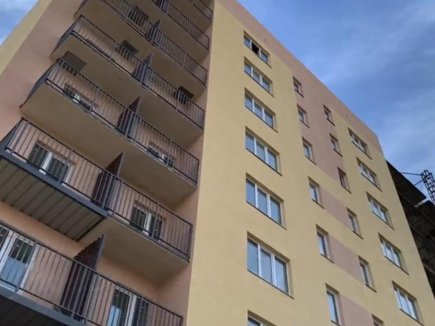 В Краснодоне ЛНР достраивают брошенную в 90-х многоэтажку