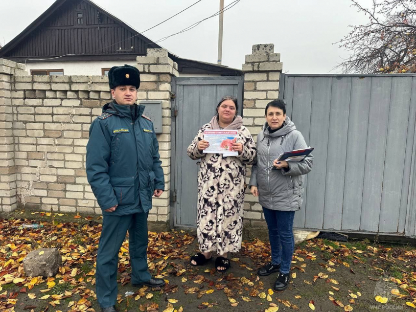 В ЛНР спасатели проверили дома семей из «группы риска"