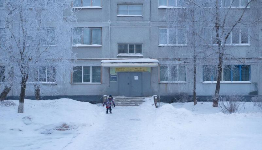 Две школы и еще 54 класса закрыли на карантин в ЛНР
