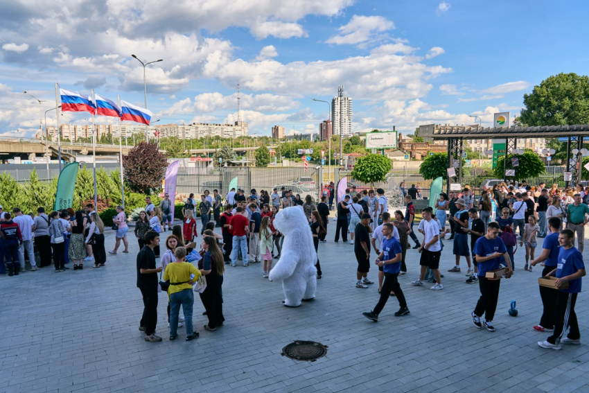 Матрешки, дроны и первая помощь: в Луганске прошел большой молодежный фестиваль