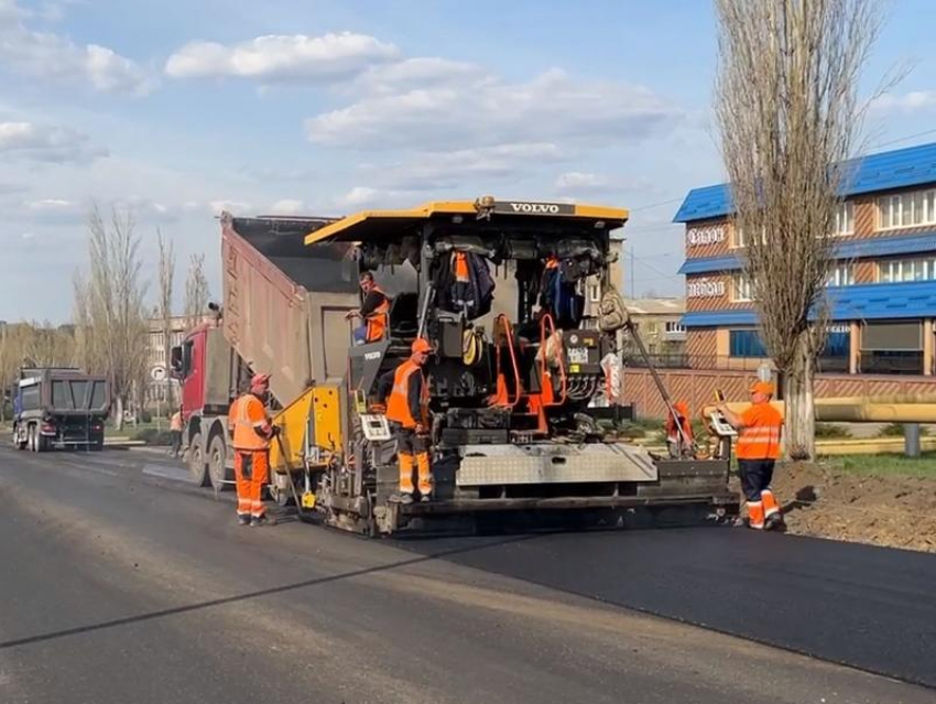 В ЛНР продолжают восстанавливать важнейшую автомагистраль